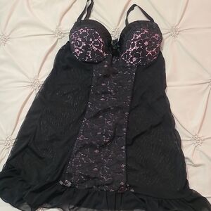 Marilyn Monroe Black and Pink Floral Lace Chemise